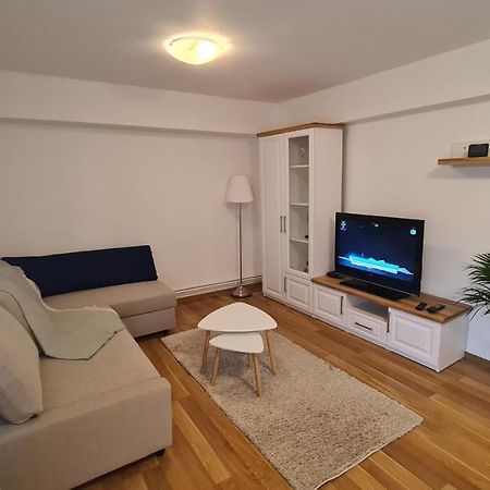 Vs Central Apartment Otopeni Zewnętrze zdjęcie